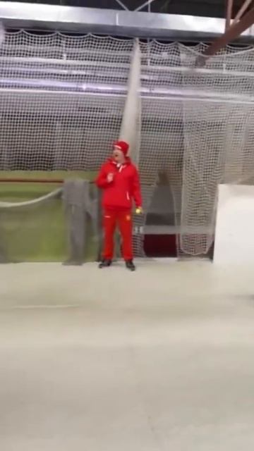 ВЫВОДЯЩИЙ ИЗ РАВНОВЕСИЯ ПЕНДАЛЬ. Стали ХОККЕИСТАМИ на 24 Часа ! смотреть онлайн