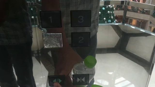 Old Mitsubishi Scenic Elevator @ Plaza Senayan смотреть онлайн