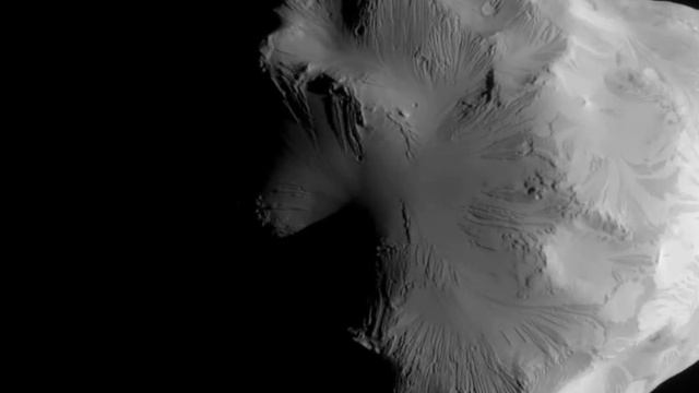 Cassini's June 2011 Helene flyby смотреть онлайн