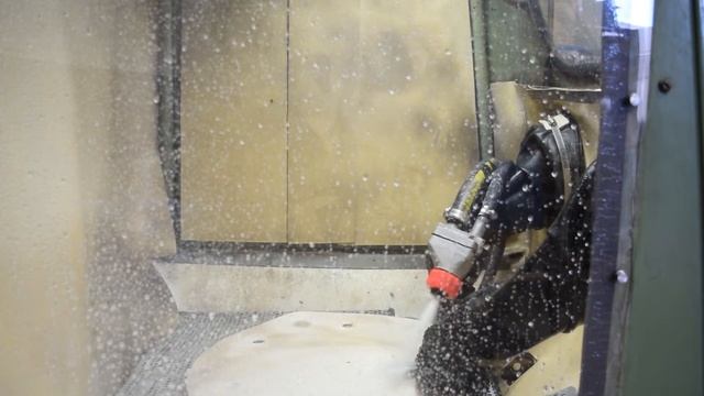 Blasting a printed circuit board with a Comet wetblast machine смотреть онлайн