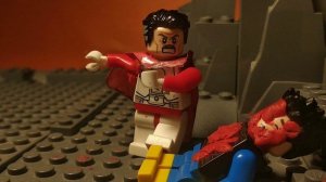 Омни-мен избивает неувязимого | Omni-man beats the invincible (Lego Stop Motion Studio)
