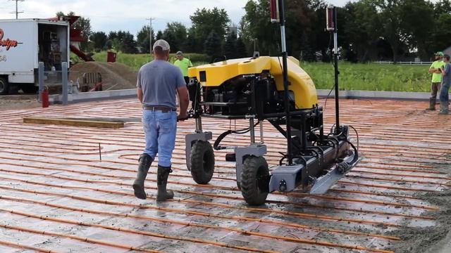 Upper Deck/Slab-on-grade: Learn About the SPIDERSCREED™ Laser Guided Concrete Screeds смотреть онлайн