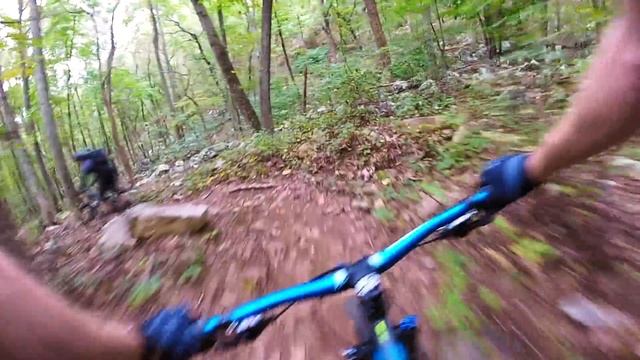 HIGH VOLTAGE // Downhill Mountain Bike Trail Preview // RACCOON MOUNTAIN CHATTANOOGA смотреть онлайн