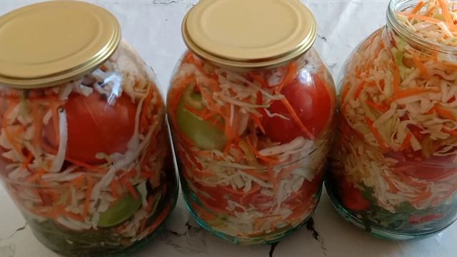 Просто Заливаю Кипятком. Закрываю по 50 банок. Невероятно вкусный рецепт с Помидорами и с Капустой! смотреть онлайн