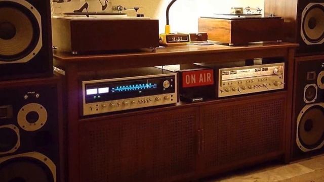 HIFI & INTERIEURS VOL.20 - DECORATE WITH SOUND - AMAZING HIFI SETUPS FROM AROUND THE WORLD смотреть онлайн