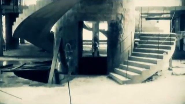 Lara Croft Garnier смотреть онлайн