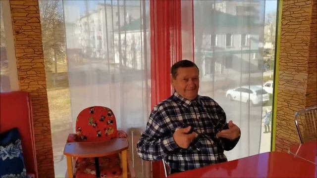 В пиццерий там провели клуб ВОГ.