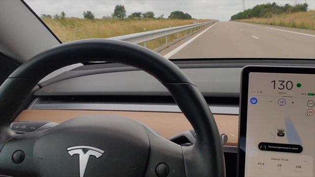Allez viens avec moi en Model 3! Trajet sur autoroute et papotage sur mes impressions смотреть онлайн