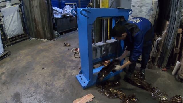 Гильотина гидравлическая ГГР 600 на прессованной PET пивной кеге видео 3 смотреть онлайн