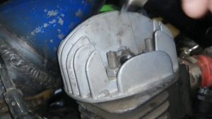 веломотор, свеча зажигания, её цвет.