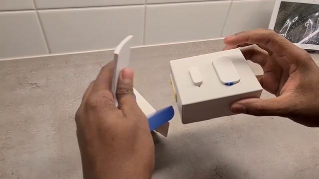 Aqara Door and Window Sensor Unboxing смотреть онлайн