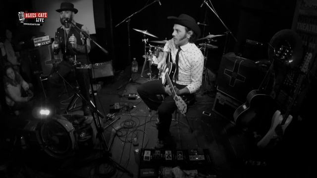 The Chainsaw Blues Cowboys "Dream about a Ghost" // Le Blues Café Live смотреть онлайн