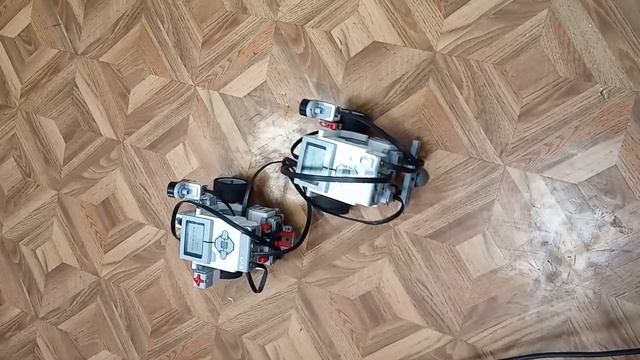 У этого робота скоросьть задаётся методом случайный чисел Lego майстормс смотреть онлайн
