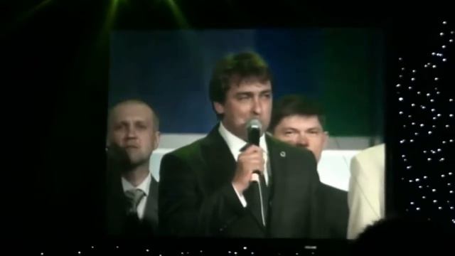 120 мужчин директоров Орифлэйм на одной сцене из одной структуры! 720 смотреть онлайн