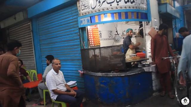 MAMA G KAY KABAB - STREET FOOD IN LAHORE - LAHORI BOYZ смотреть онлайн