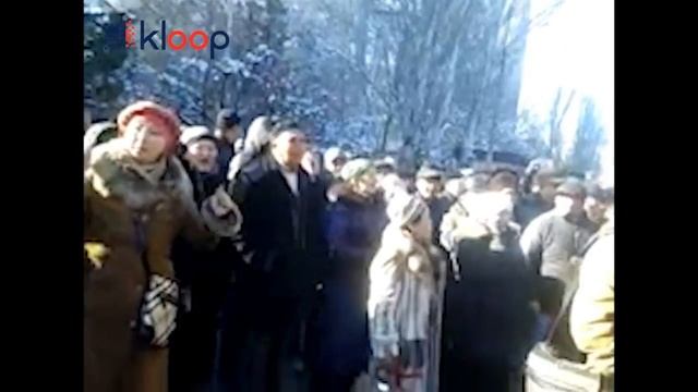 Сторонники Келдибекова возле Октябрьского районного суда в Бишкеке смотреть онлайн