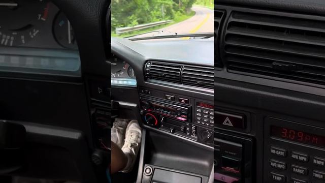 1988 BMW 325i E30 Sunday Drive смотреть онлайн