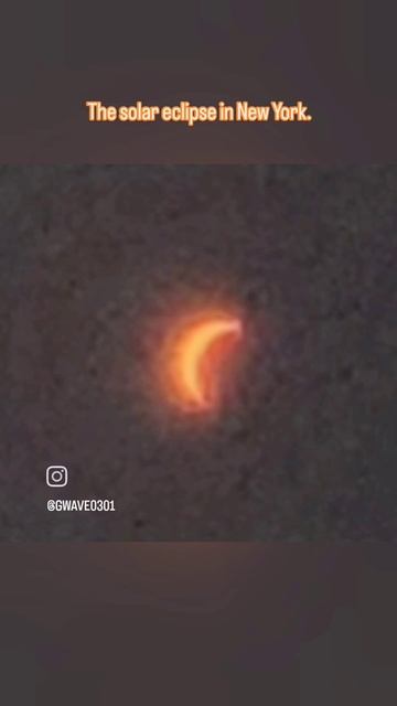 The solar eclipse in New York. #solareclipse #newyork #bronx #eclipse #nyc #mall #sun #moon смотреть онлайн