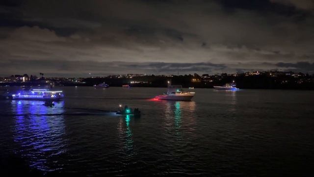 Рождественский Парад Лодок в Марине Дель Рей / Holiday Boat Parade in Marina Del Rey смотреть онлайн