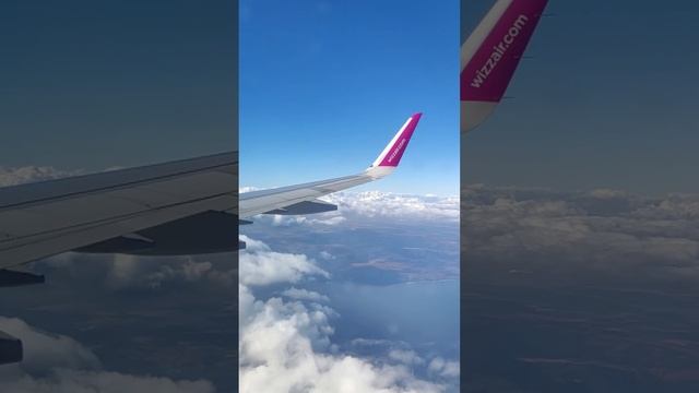 SHORTS. Посмотрим на облака свысока. / SHORTS. Посмотрим на облака свысока. смотреть онлайн