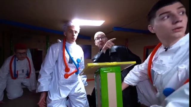 А4 В КОСМОСЕ! 24 ЧАСА Челендж! смотреть онлайн