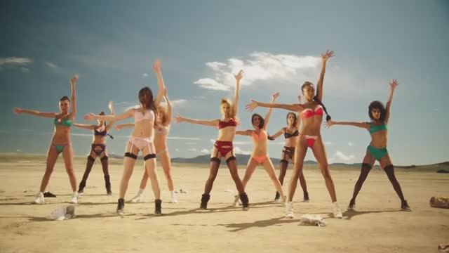 ZODIAC & RODRI by Penelope Cruz смотреть онлайн