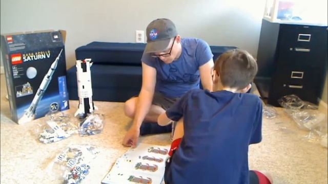 Lego Saturn V Time Lapse смотреть онлайн