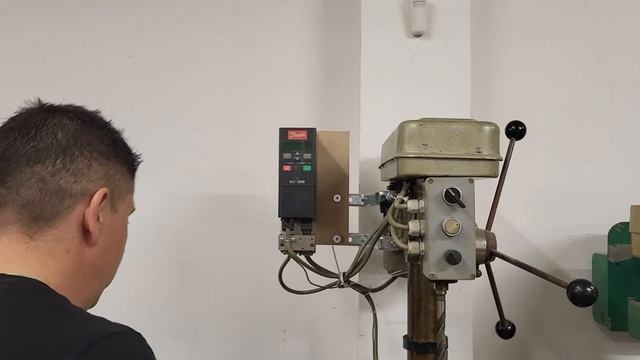 NIEUDANA przeróbka wiertarki stołowej na frezarkę czyli KATASTROFA i nowe pomysły - WARSZTATOWY VLO смотреть онлайн