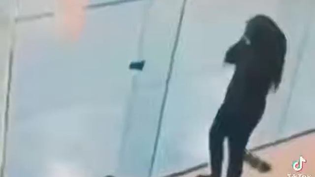 Шок девушка ударлися головой смотреть онлайн