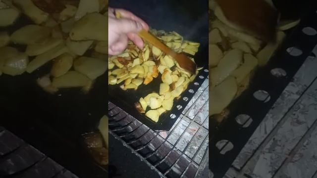 Сосиски с картофаном! Кто любит??? смотреть онлайн