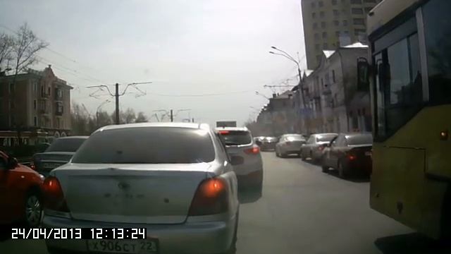 Качает музяка