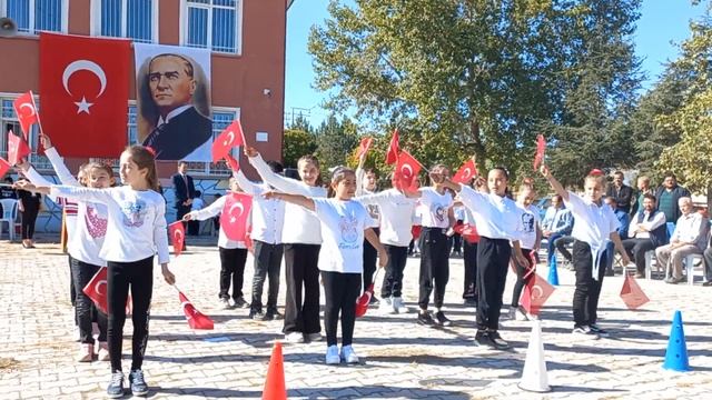 MUHTEŞEM 23 NISAN GÖSTERİSİ 4/A SINIFI KİRAC VATAN MARŞI YAZLA İLKOKULU смотреть онлайн