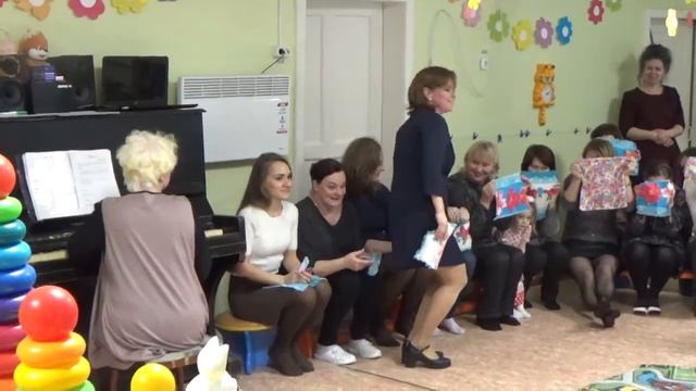 1 1Начало праздника Кто к нам в гости идет смотреть онлайн