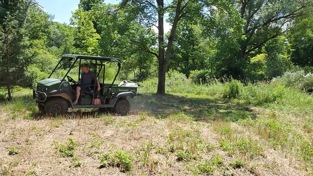 KAWASAKI MULE PREPPING SUNFLOWER PLOT WITH KOLPIN 3 PT HITCH смотреть онлайн
