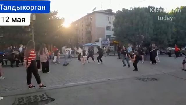 В Талдыкоргане прошёл "Живой Арбат" смотреть онлайн