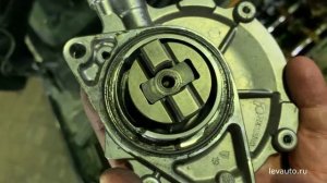 PEUGEOT 308, Вандалы испохабили мотор! Двигатель EP6, заклинил вакуумный насос. Не делайте так.