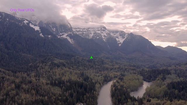 Very fast moving UFO was filmed during a drone flight over Index, Washington. смотреть онлайн