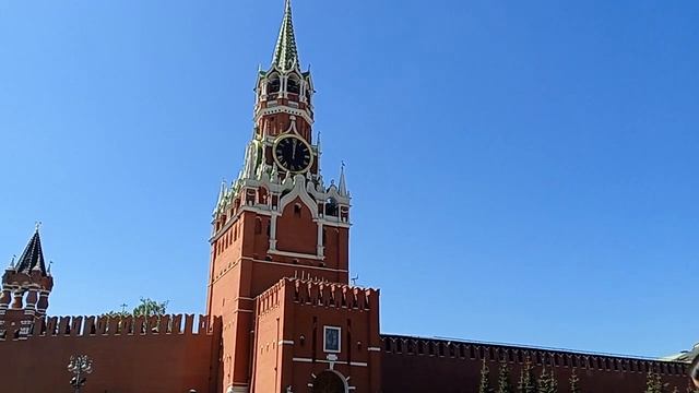 Спасская башня - Гимн России смотреть онлайн
