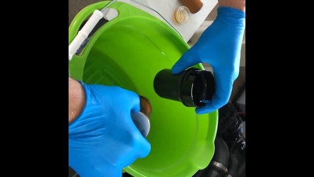How to Change the Fuel Filter on Mercruiser 350 MAG MPI in a Tahoe 234 смотреть онлайн
