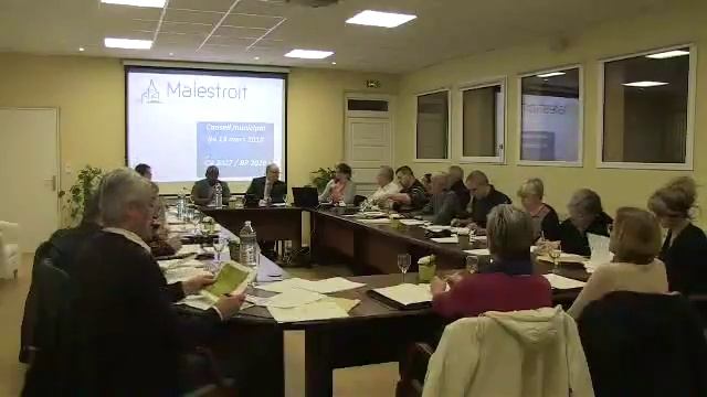 Malestroit. Suivez le conseil municipal en direct смотреть онлайн
