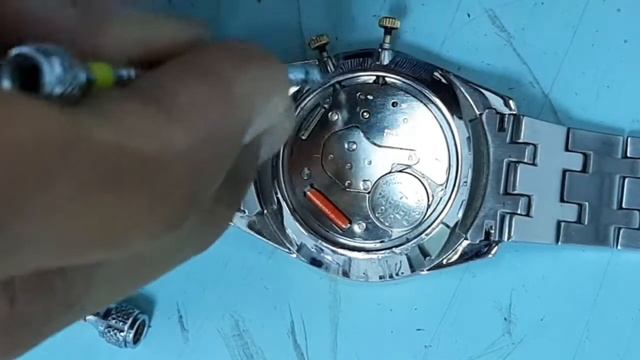 How to remove crown & Stem Ronda 6203 Movement | Watch Repair Channel смотреть онлайн