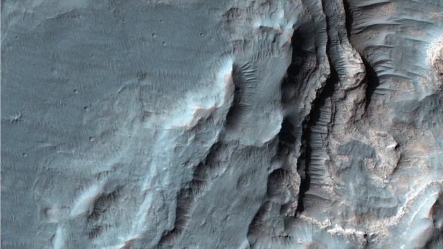 МАРС | HiRISE | Дельтовая структура в кратере Эберсвальде смотреть онлайн