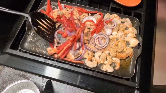 Salmon and Shrimp Cheese Steak смотреть онлайн