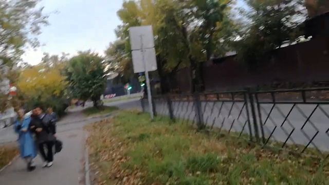 старинные дома 1-го микр-на, рядом, где был раньше кинотеатр «Сатурн», ул. Королева; 26.09'23 г.