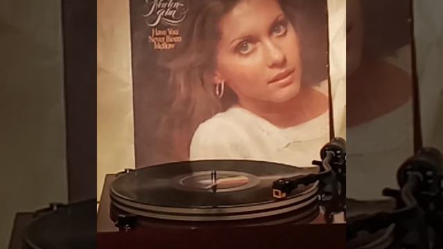 Olivia Newton-John (Vinyl/黑膠碟)~ It's So Easy смотреть онлайн