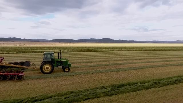 A Farmer's Life With Bracken Farms - DewPoint Hay Steamer Teaser смотреть онлайн
