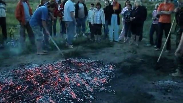 ХОЖДЕНИЕ ПО УГЛЯМ.AVI смотреть онлайн