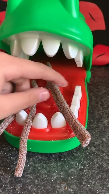 Got yah! Dino sees it. #toys #animals #satisfying #asmr #sweets #candies #viral #short смотреть онлайн