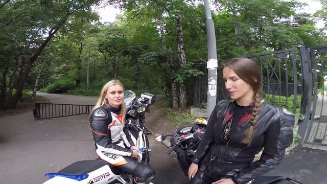 Мотоциклистка набросилась на байкершу на светофоре в Кунцево – инструктор Ирина учит красавицу Милу смотреть онлайн