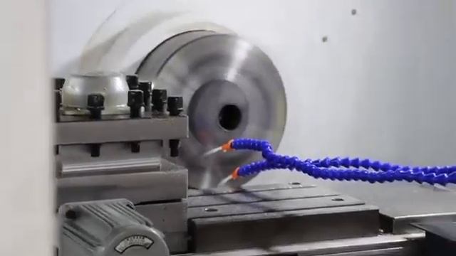 Small CNC Lathe Machine CK6130/CK6132 смотреть онлайн